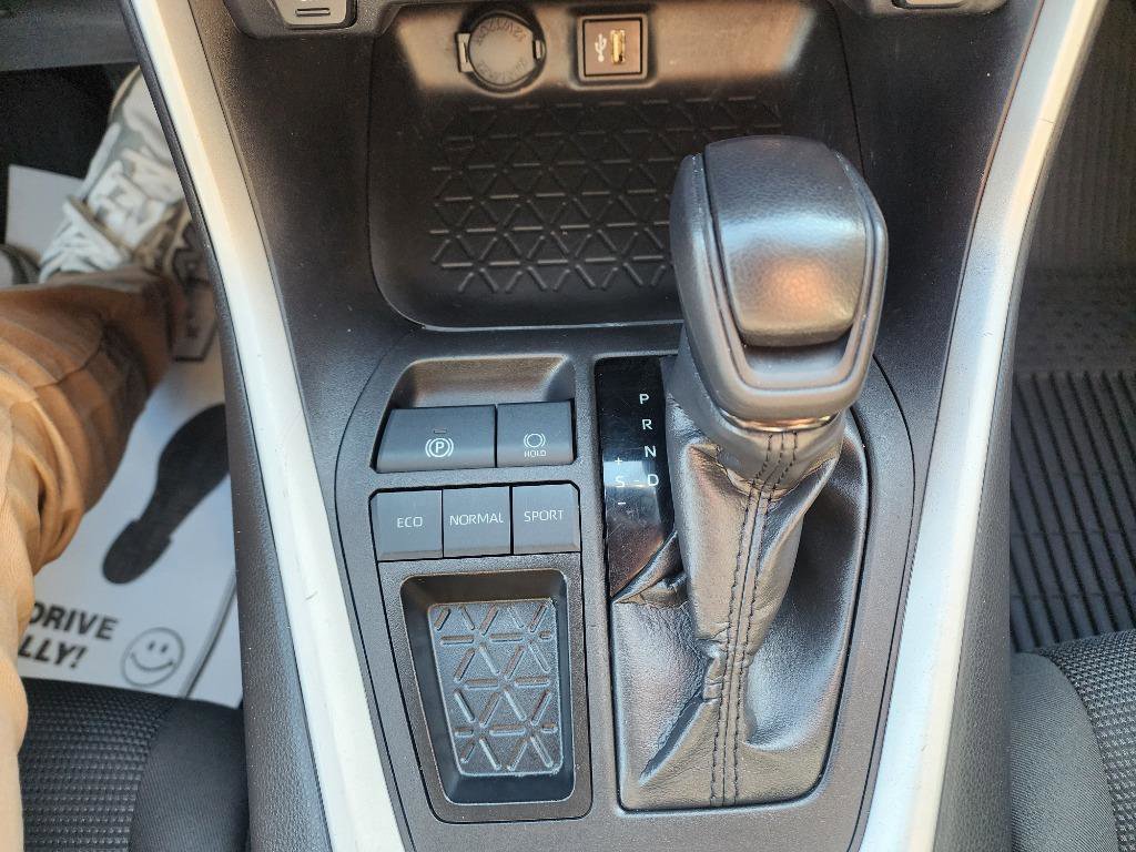 Used 2024 Toyota RAV4 LE image 20