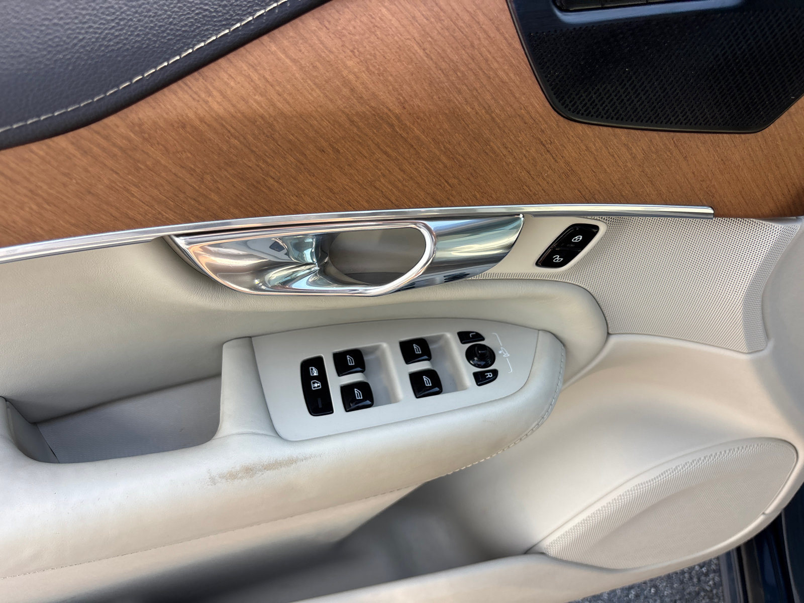 Used 2019 Volvo XC90 T6 Inscription w/ Advanced Package AWD/4WD image 13