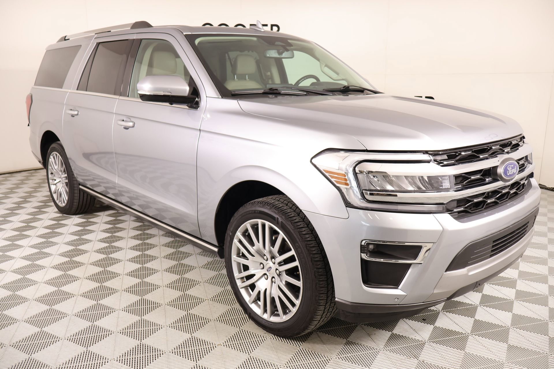 Used 2024 Ford Expedition Max Limited image 1
