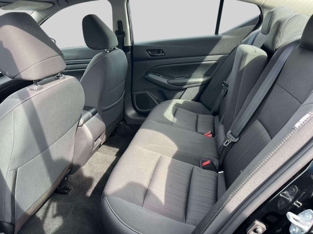 Used 2024 Nissan Altima 2.5 SV w/ SV Premium Package FWD image 10