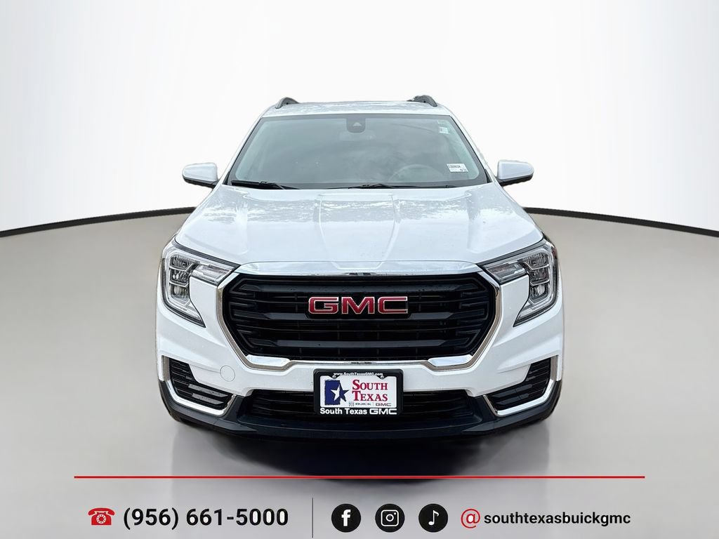 Used 2024 GMC Terrain SLE w/ Driver Convenience Package FWD image 2