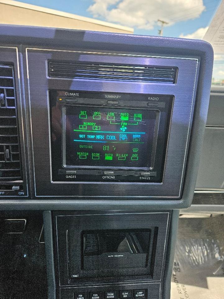 Used 1988 Buick Reatta Coupe FWD image 25
