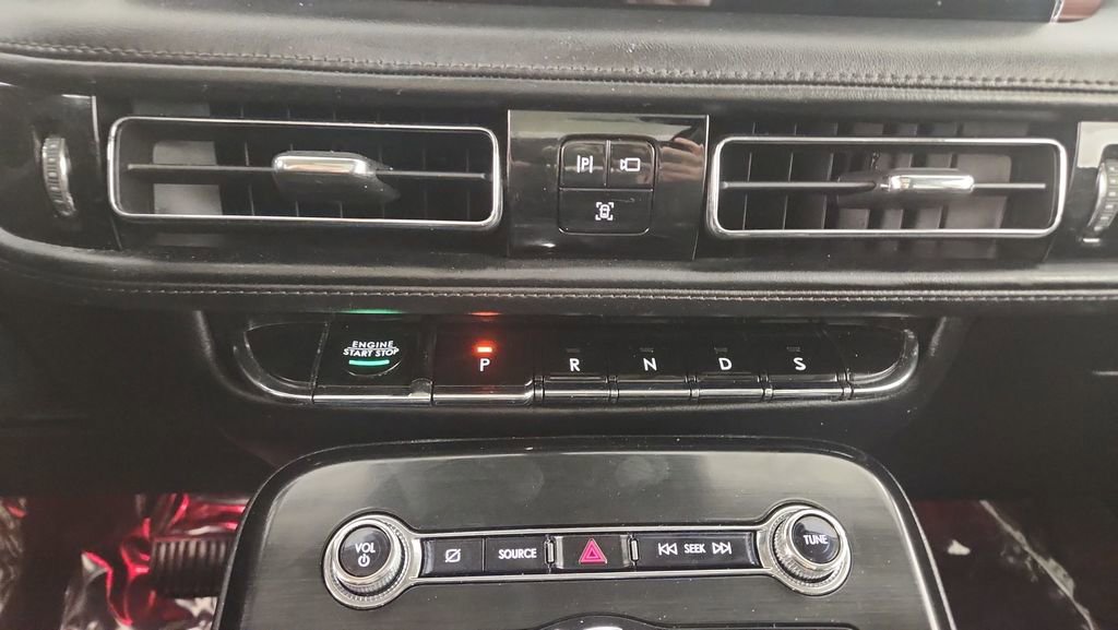 Used 2022 Lincoln Nautilus Reserve w/ Luxury Package image 32