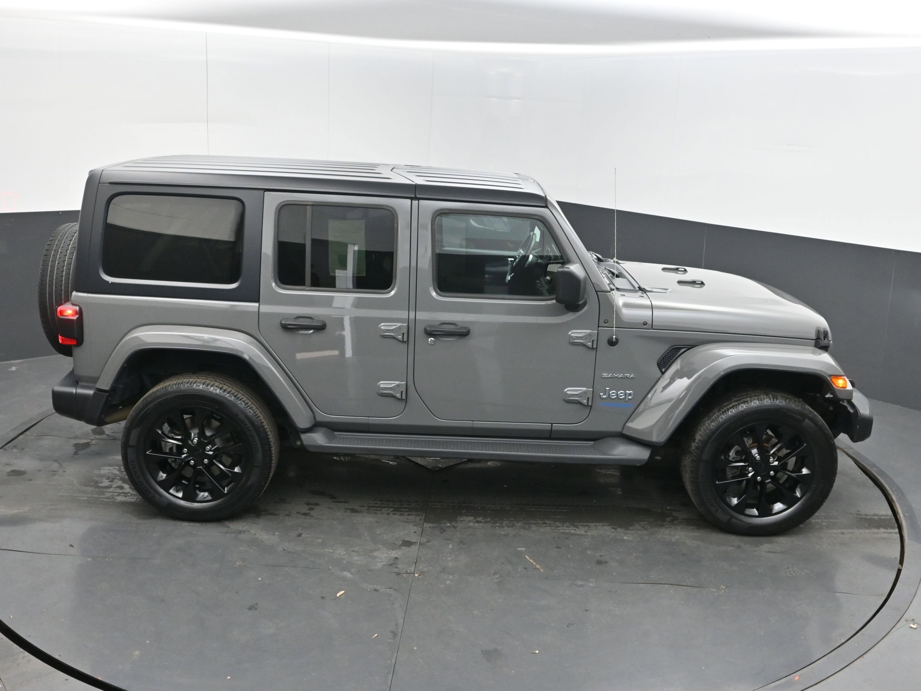 Used 2021 Jeep Wrangler Unlimited Sahara w/ Cold Weather Group image 36