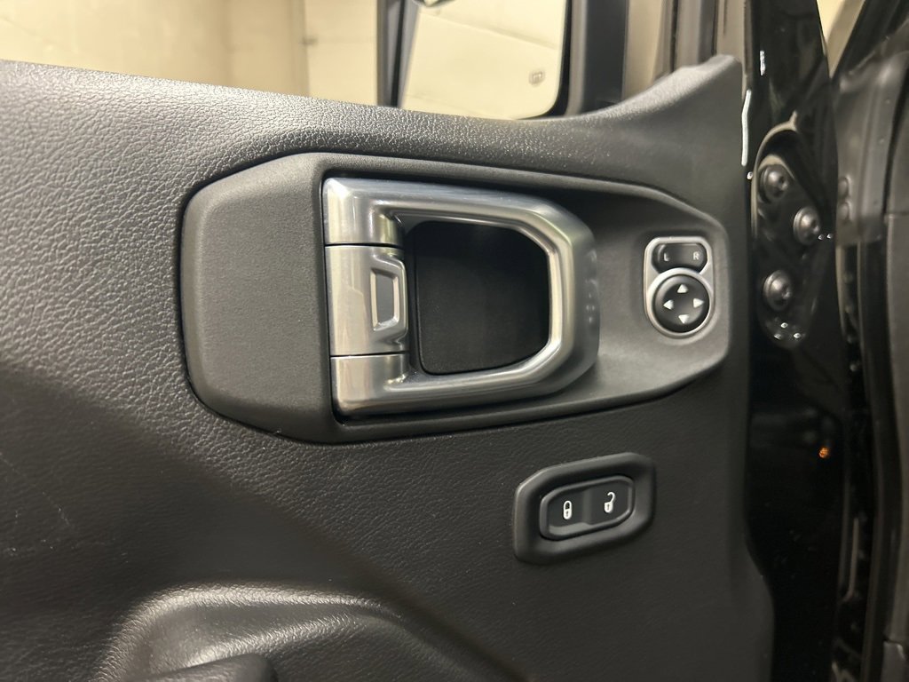 Used 2024 Jeep Gladiator Sport image 26