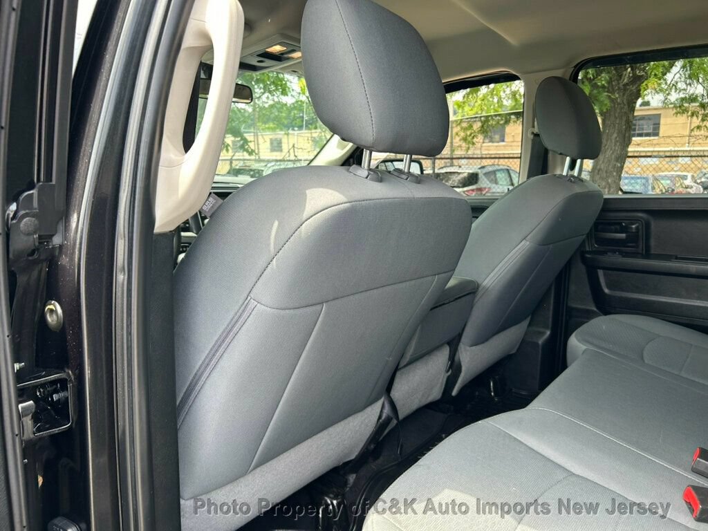 Used 2018 RAM 1500 Express w/ Black Ram 1500 Express Group AWD/4WD image 30