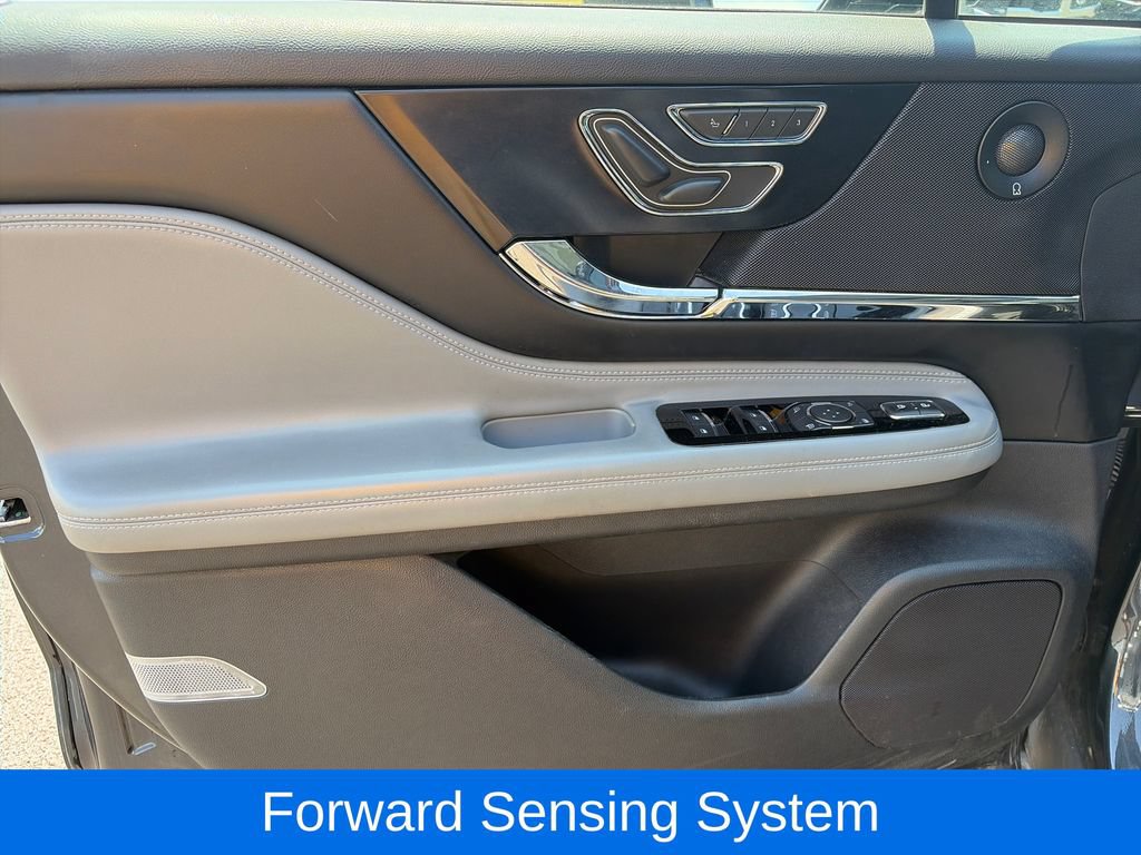 Used 2020 Lincoln Corsair Reserve AWD/4WD image 17