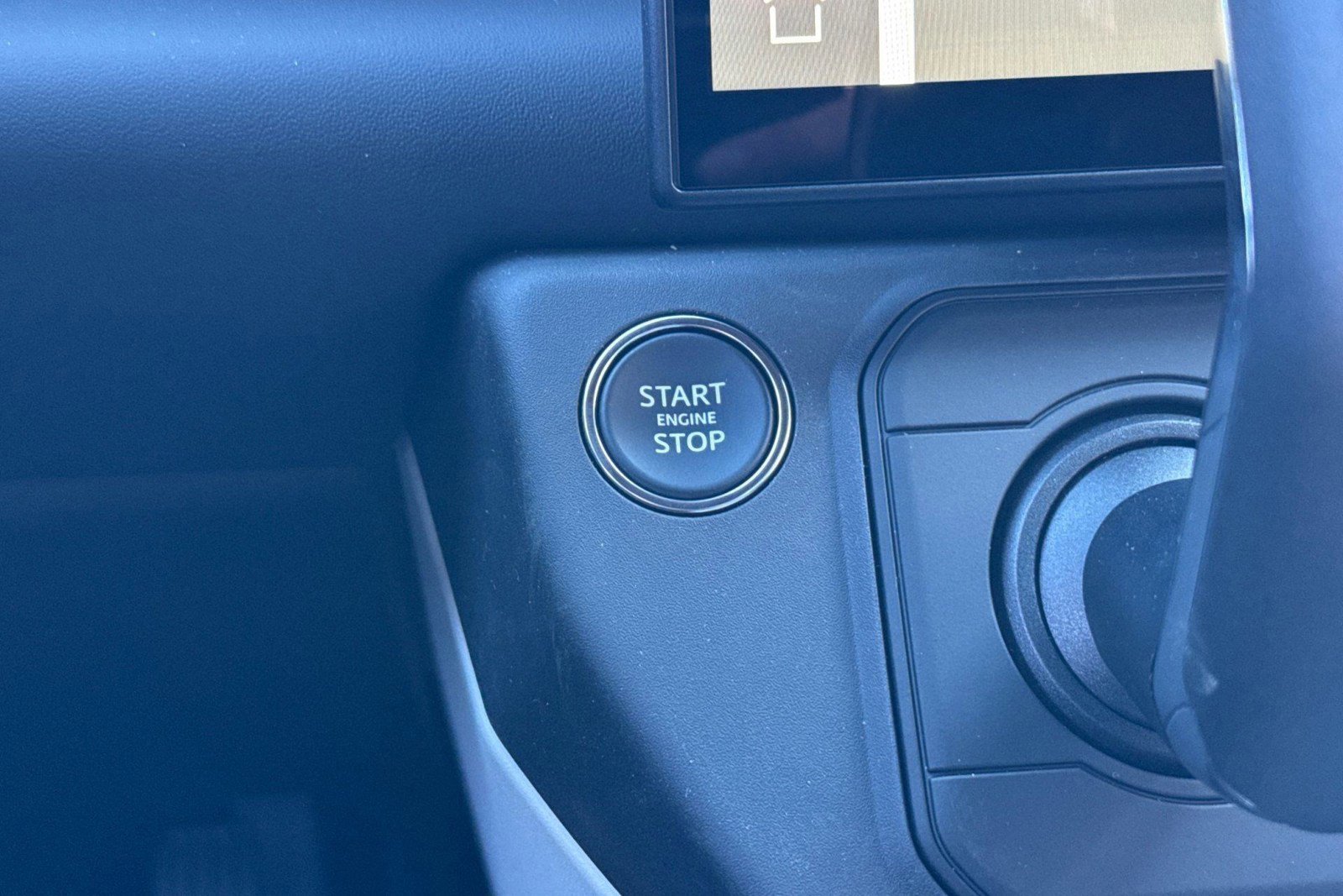 New 2026 Land Rover Defender 130 X-Dynamic SE image 29