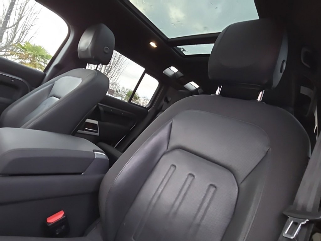 Used 2021 Land Rover Defender 110 SE image 14