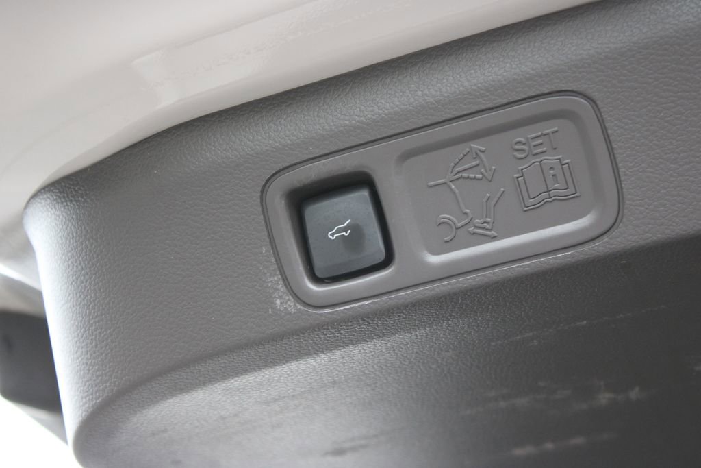 Used 2023 Lincoln Navigator Reserve RWD image 16