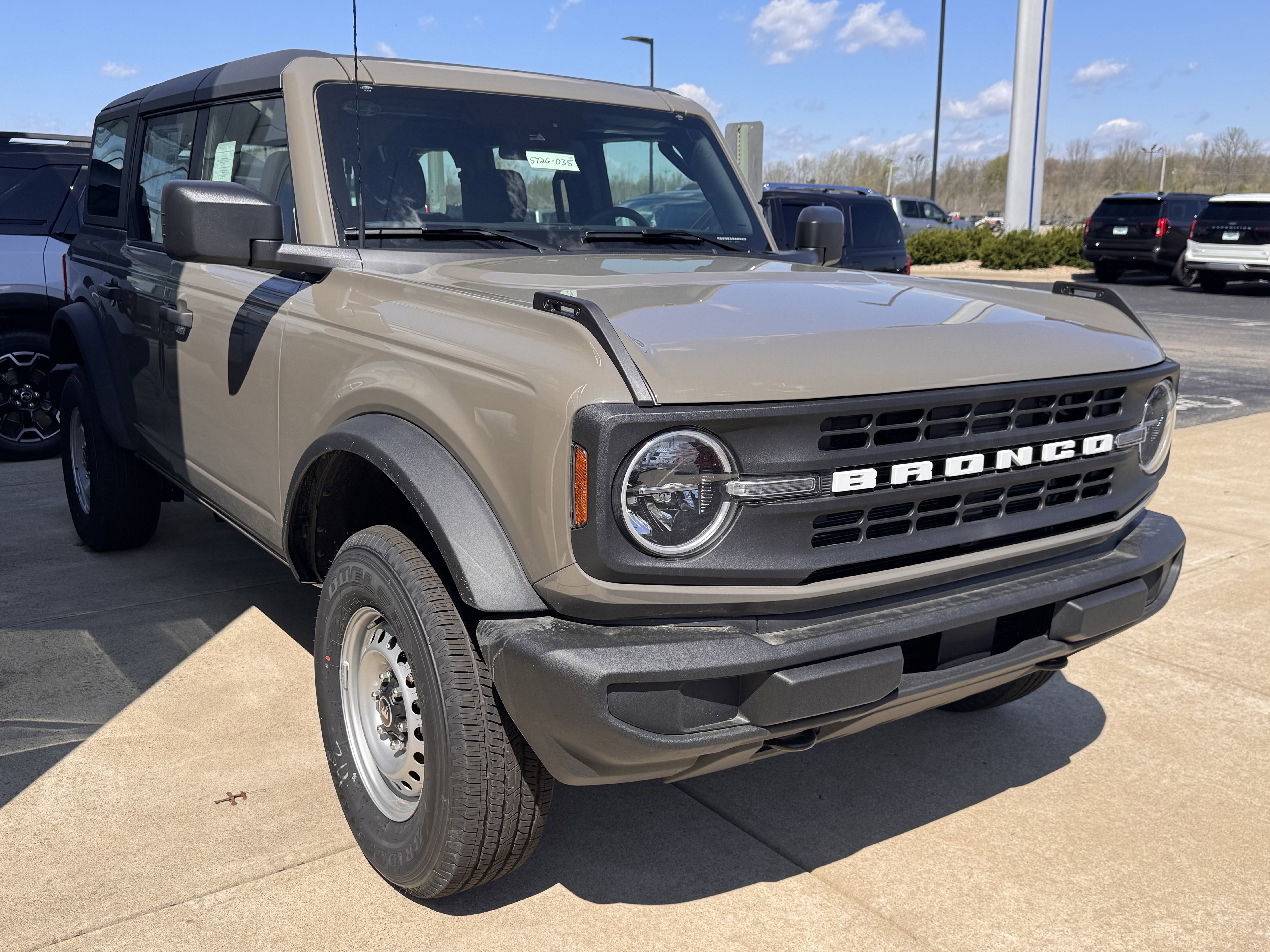 New 2026 Ford Bronco 4-Door image 2