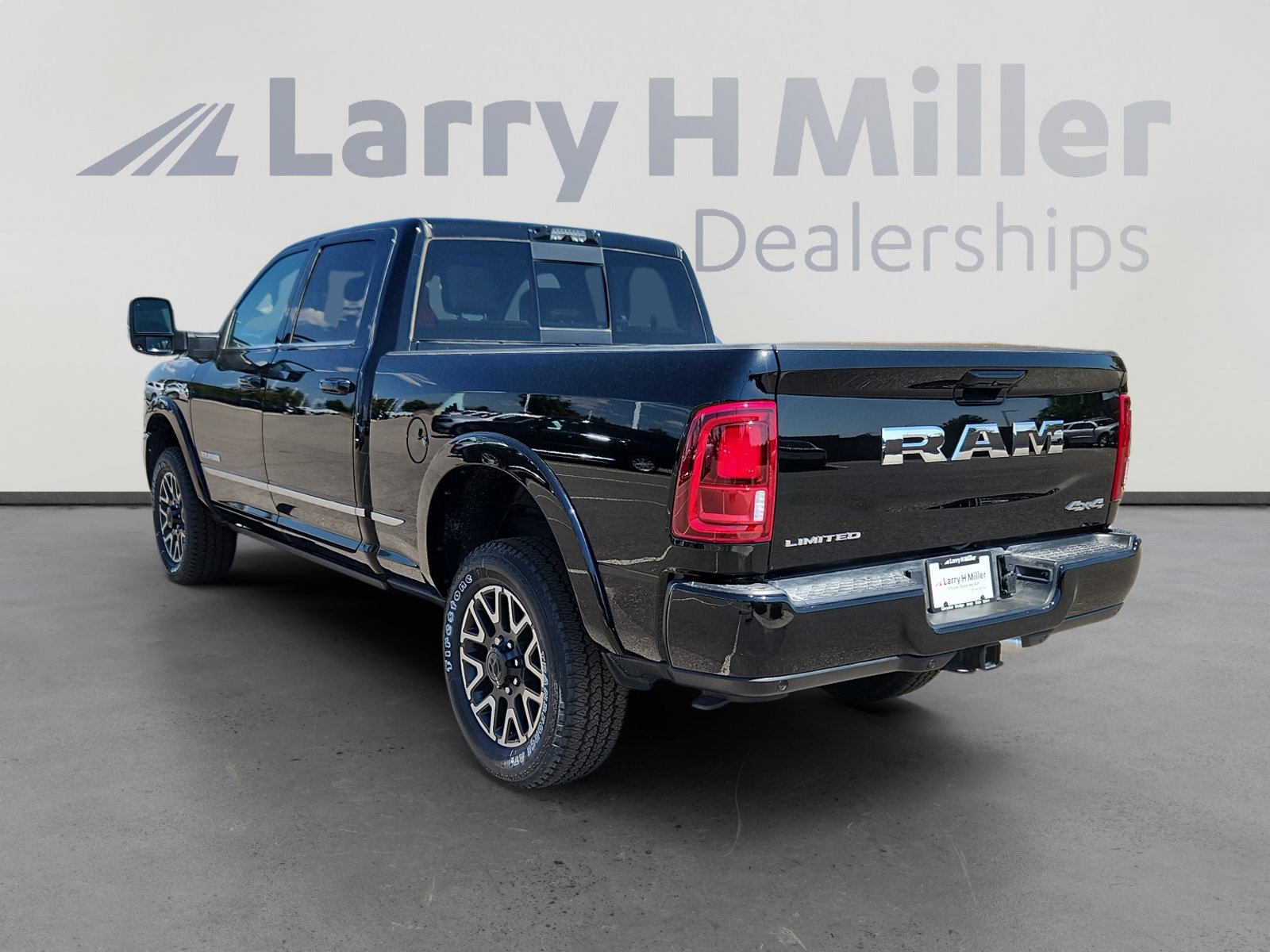 New 2025 RAM 2500 Limited AWD/4WD image 4