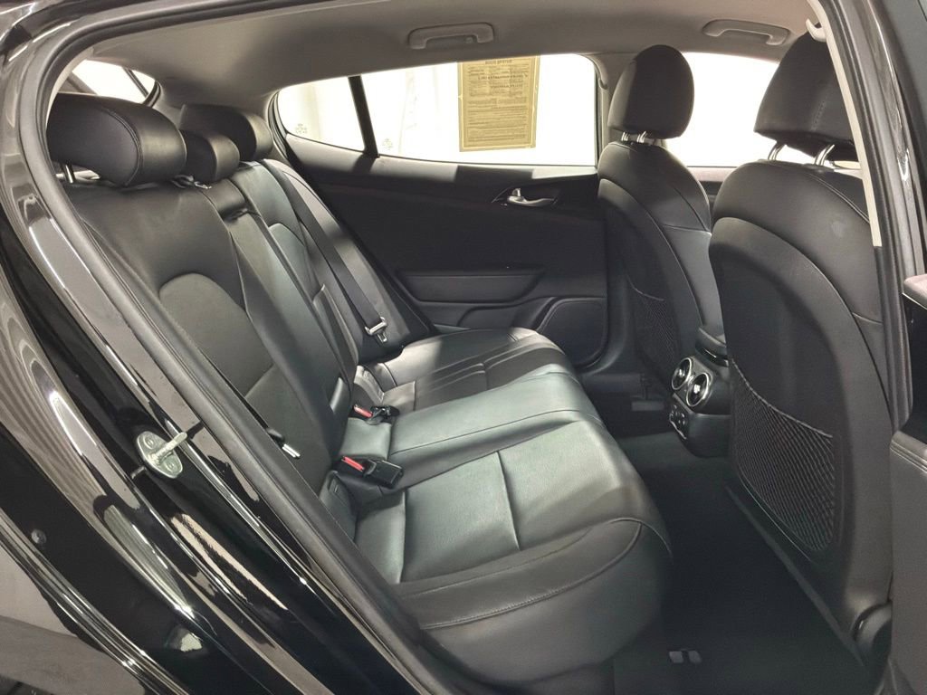 Used 2018 Kia Stinger AWD/4WD image 25