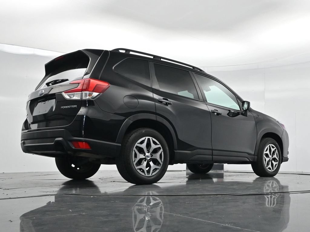 Used 2024 Subaru Forester Premium AWD/4WD image 32