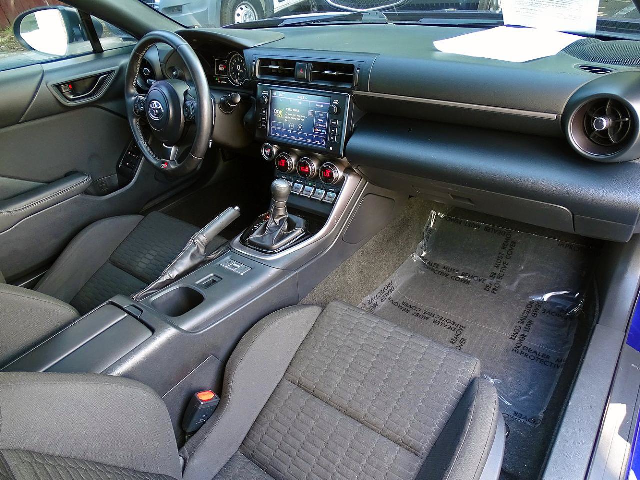 Used 2022 Toyota GR86 w/ ALL Weather Mat Package (TMS) RWD image 37