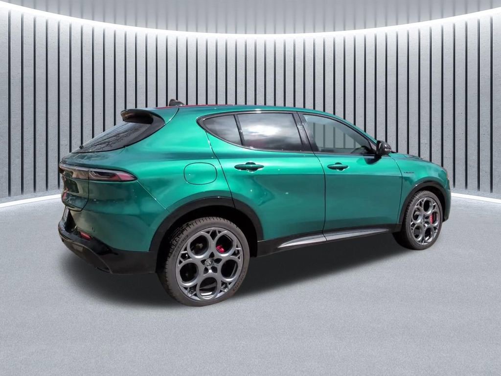 Used 2025 Alfa Romeo Tonale Veloce w/ Premium Package image 4