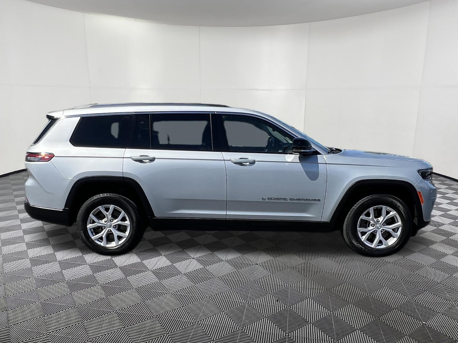 Used 2021 Jeep Grand Cherokee L Limited AWD/4WD image 7