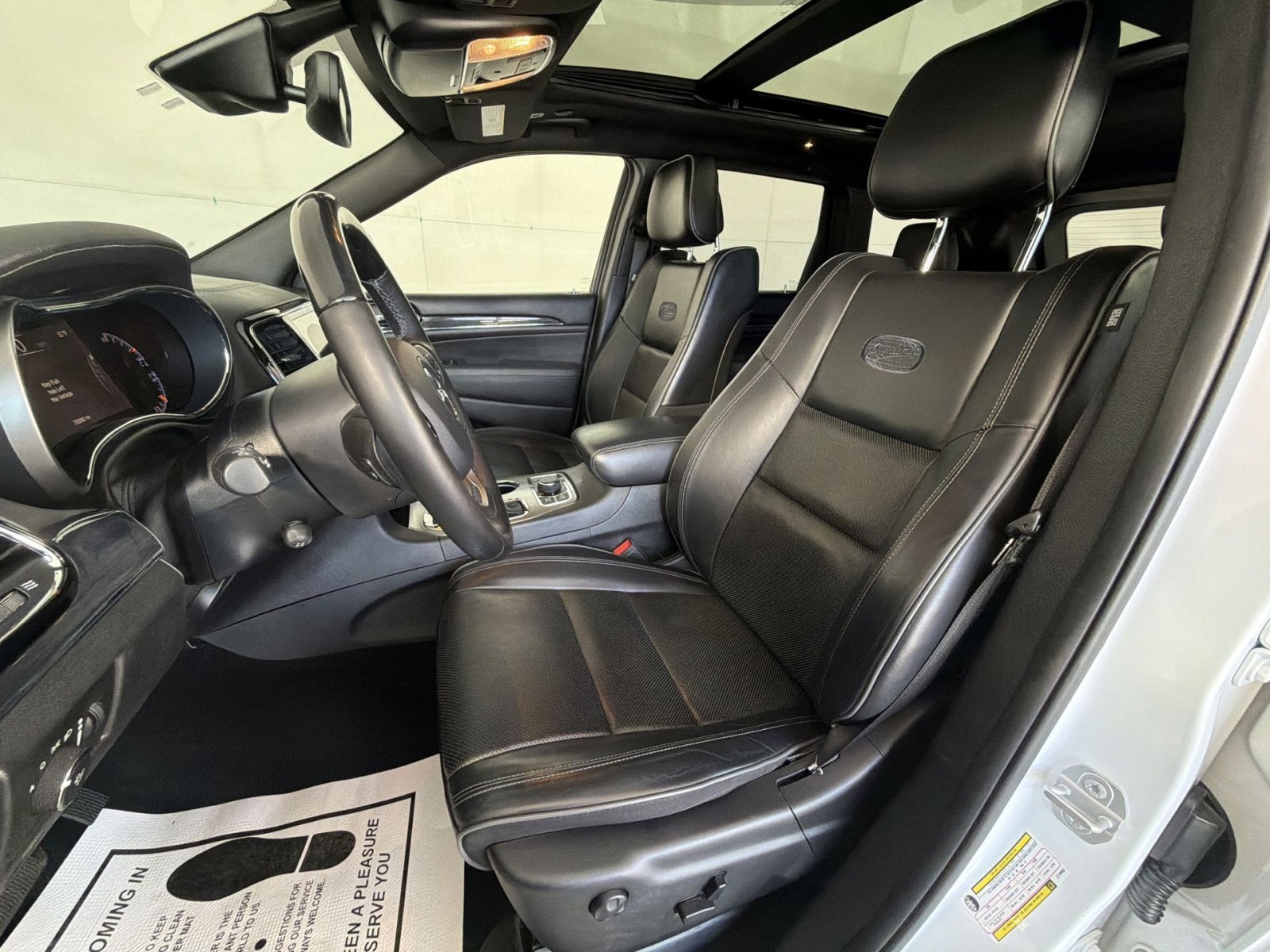 Used 2020 Jeep Grand Cherokee Overland image 13