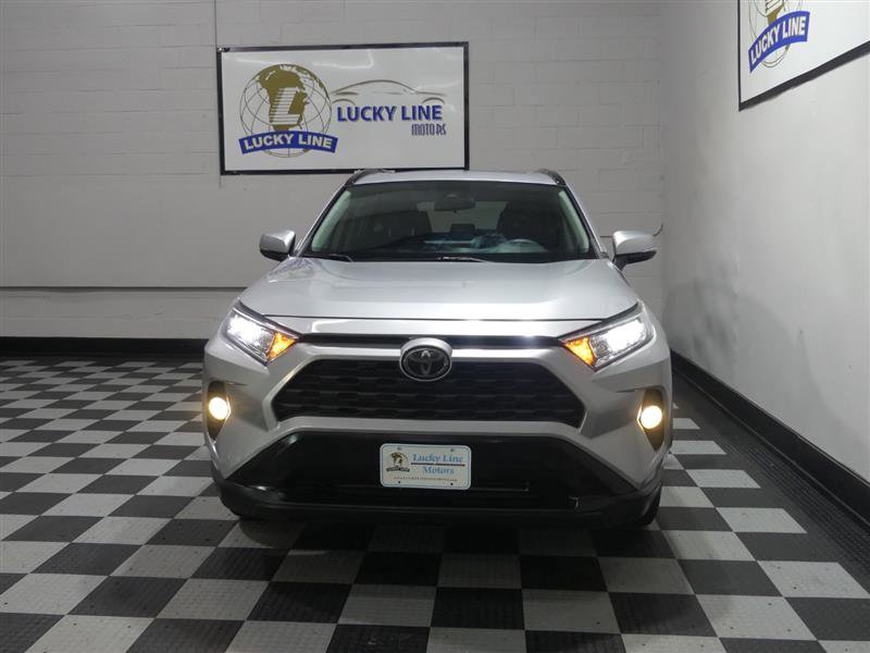 Used 2019 Toyota RAV4 XLE w/ Convenience Package image 2