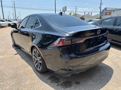 Used 2018 Lexus IS 300 F Sport w/ F Sport Package RWD image 4