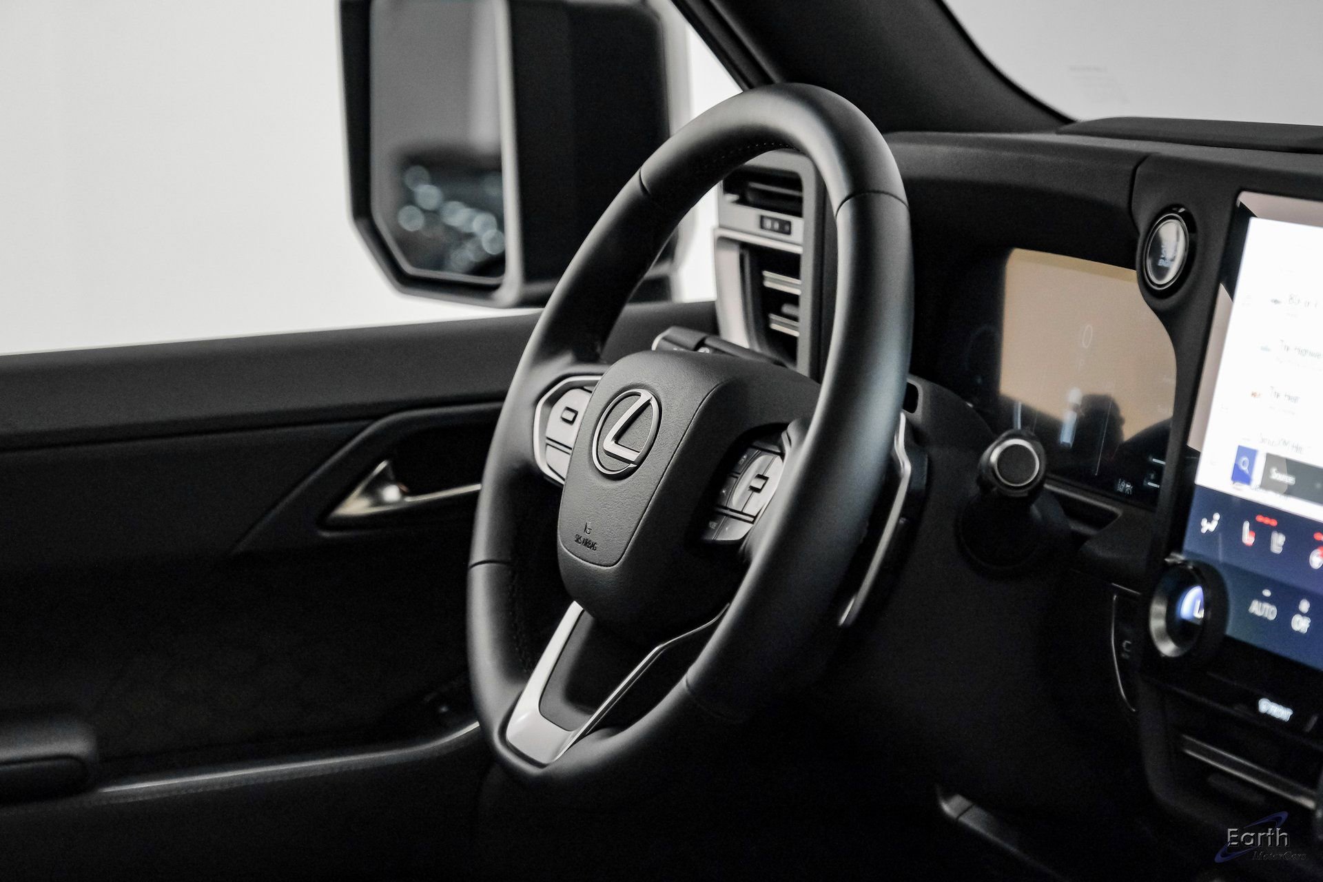 Used 2025 Lexus GX 550 550 Luxury+ 22 VOSSEN WHEELS w/ Accessory Package (2T) image 52