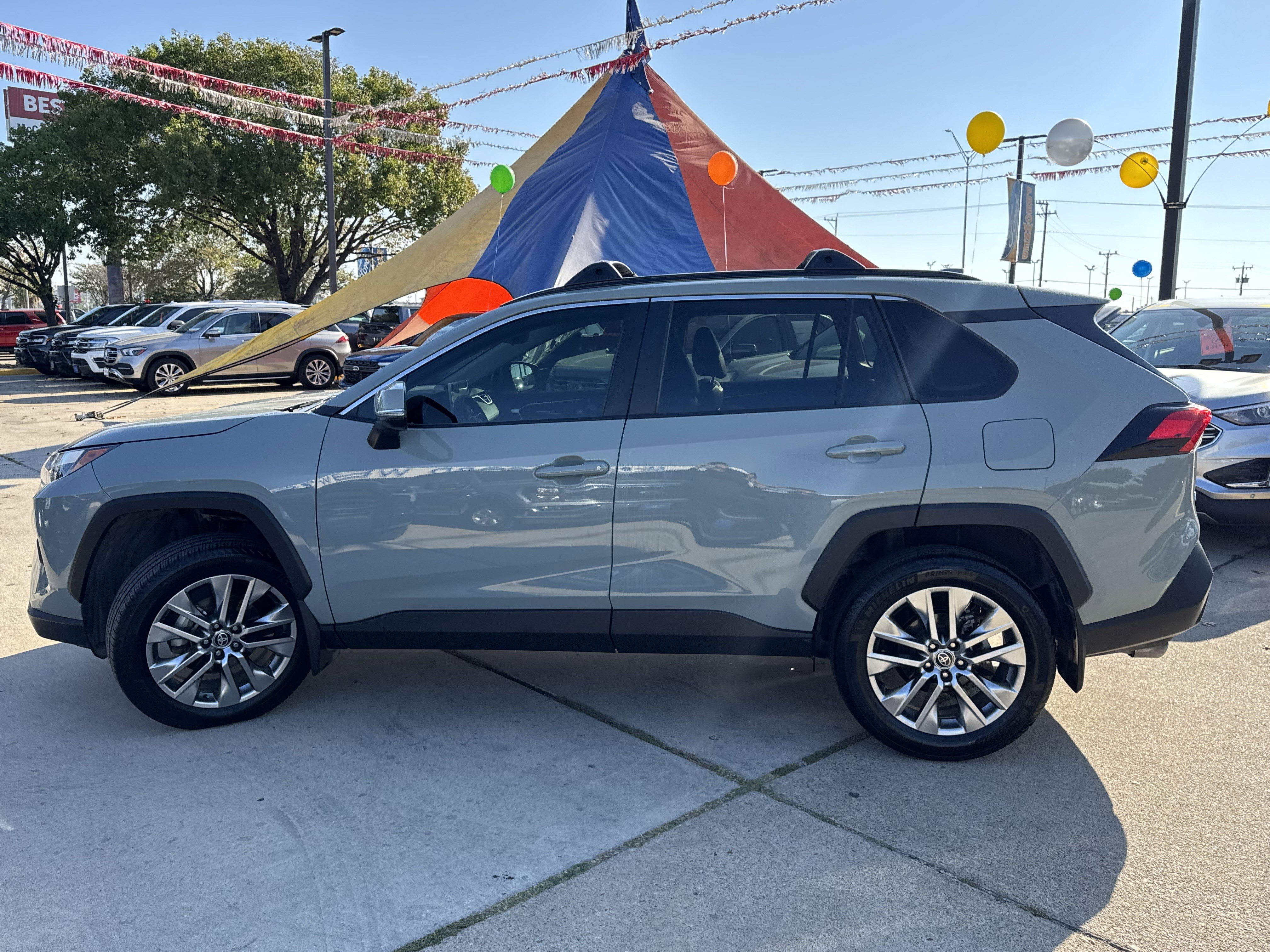 Used 2023 Toyota RAV4 XLE Premium image 12