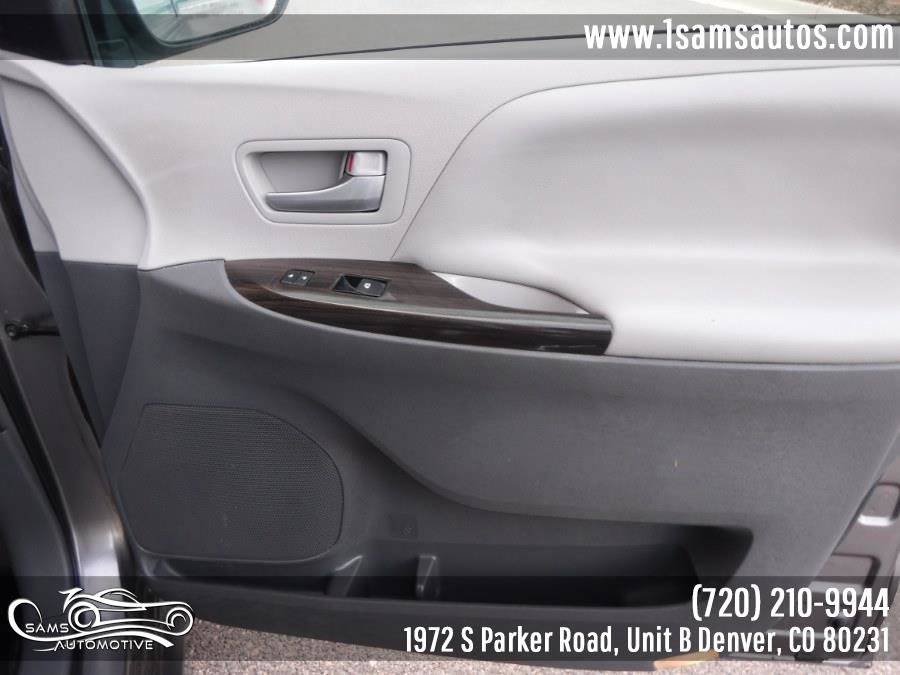 Used 2017 Toyota Sienna XLE Premium image 39