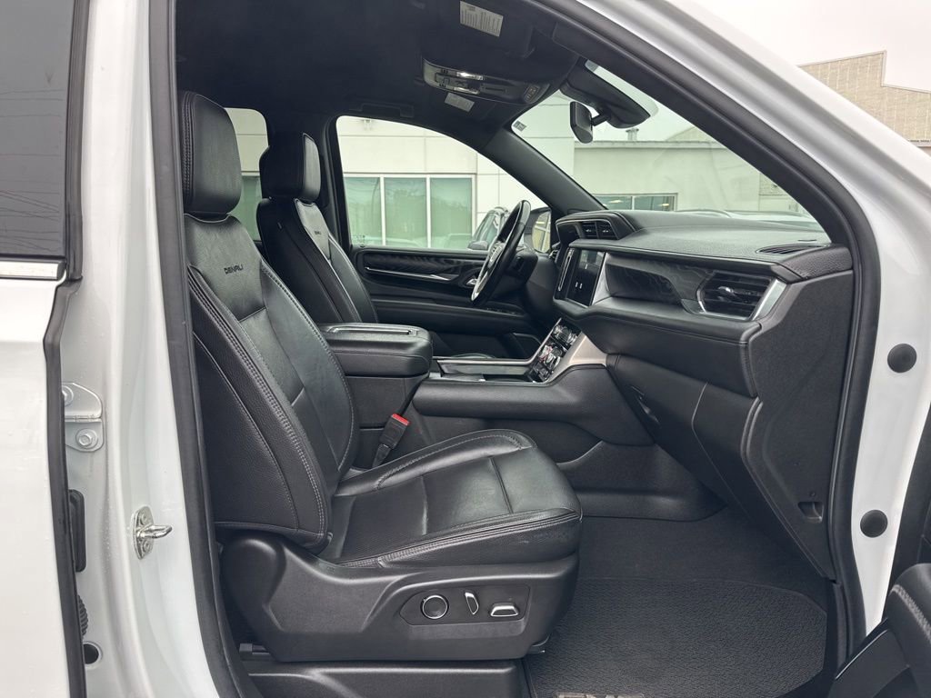Used 2022 GMC Yukon XL Denali image 18