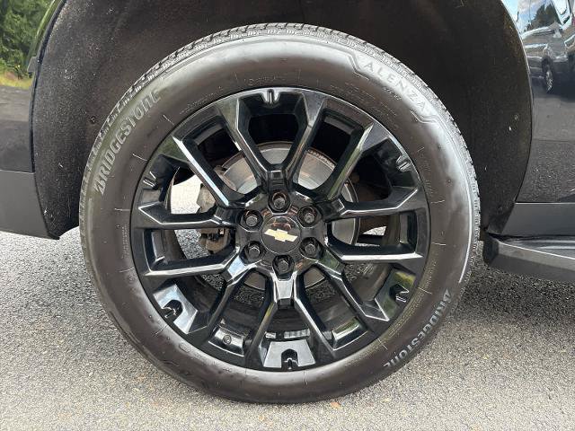 Used 2022 Chevrolet Suburban High Country AWD/4WD image 17