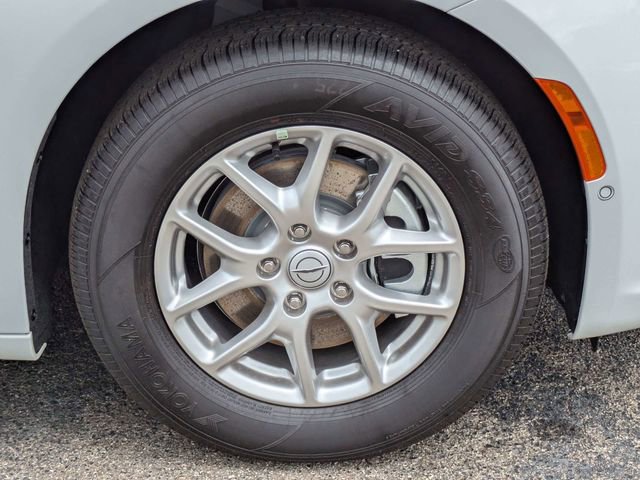 New 2026 Chrysler Pacifica Select FWD image 12