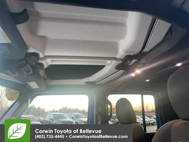 Used 2024 Jeep Gladiator Mojave w/ Technology Group image 17