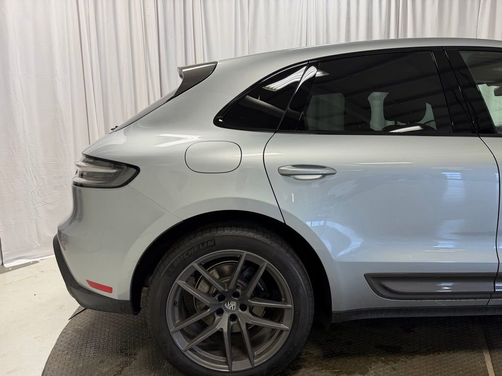 Certified 2026 Porsche Macan Turbo AWD/4WD image 33