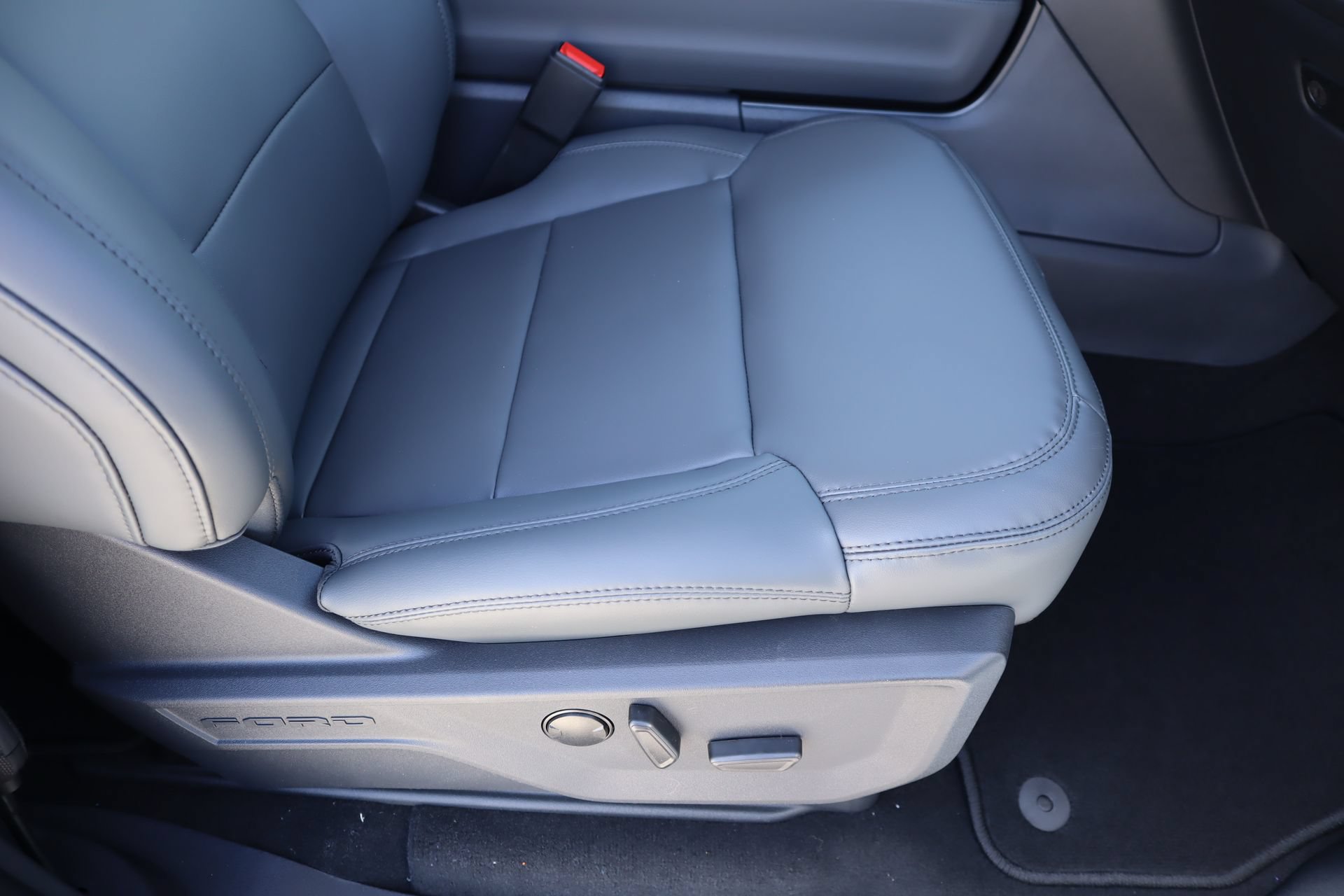 New 2026 Ford Expedition Active AWD/4WD image 17
