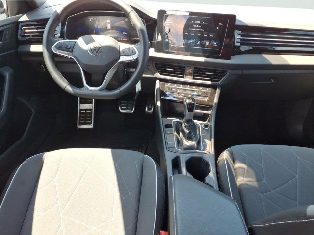 Certified 2025 Volkswagen Jetta Sport FWD image 11
