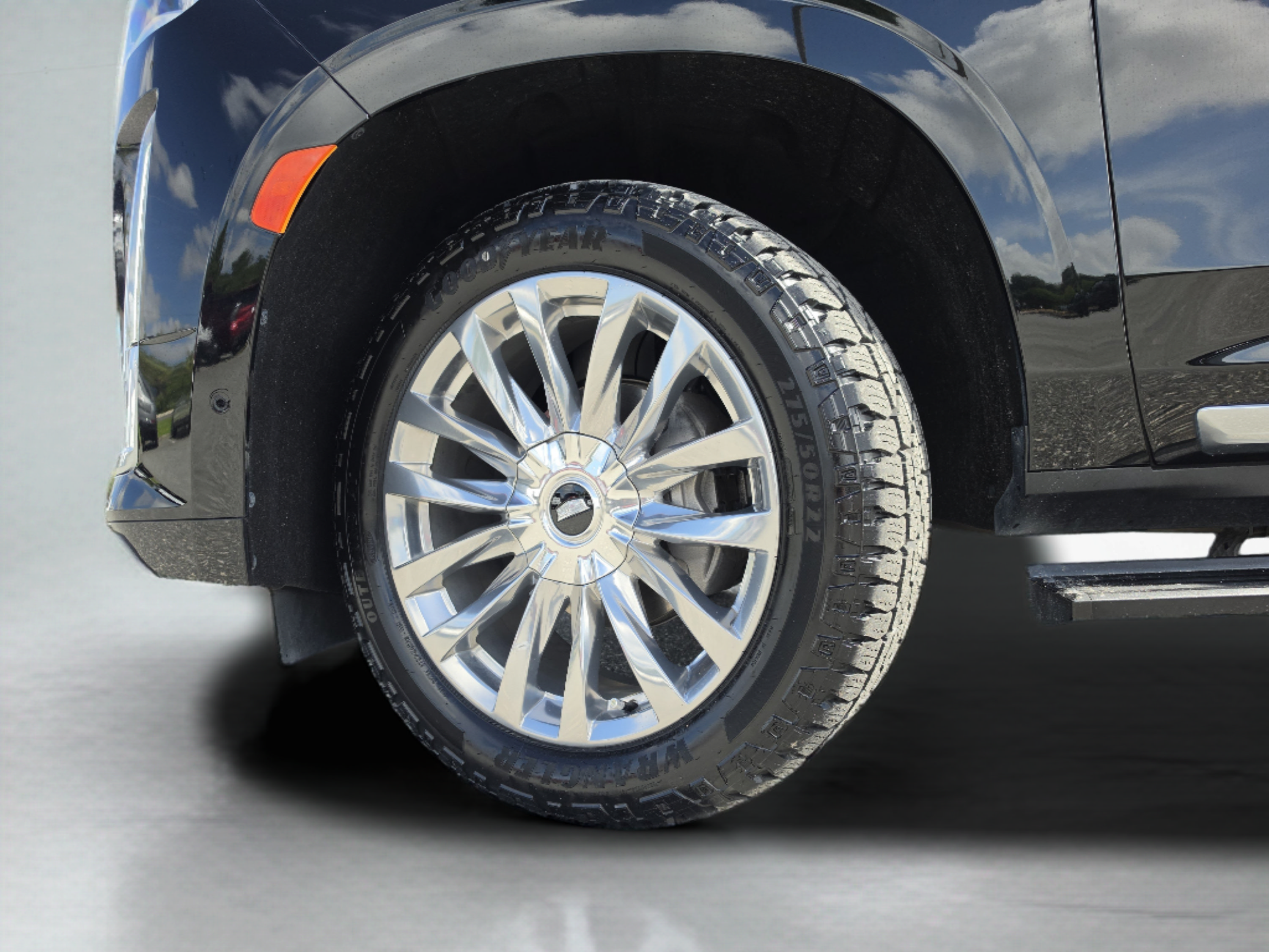 Used 2023 Cadillac Escalade ESV Premium Luxury w/ Performance Package AWD/4WD image 43
