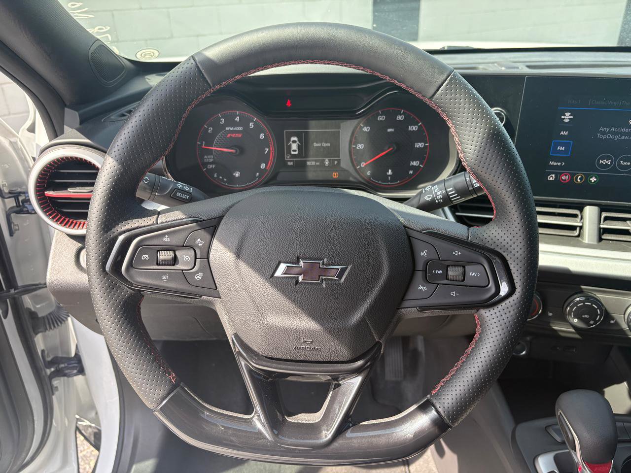 Used 2025 Chevrolet Trax RS w/ Driver Confidence Package image 5