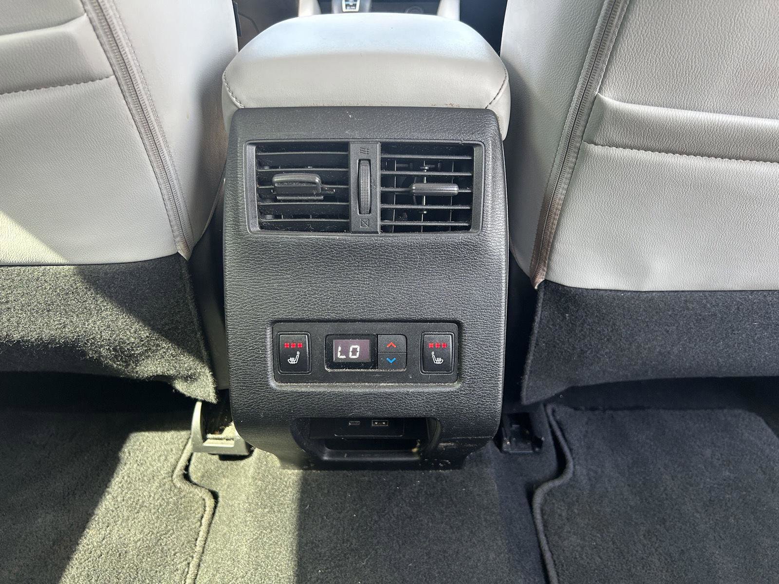 Used 2022 Mitsubishi Outlander SEL image 13