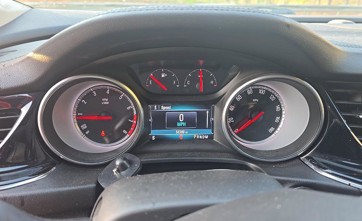 Used 2018 Buick Regal Essence w/ Driver Confidence Package #1 image 14