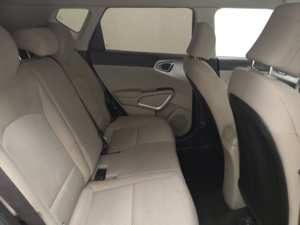 Used 2020 Kia Soul LX image 19