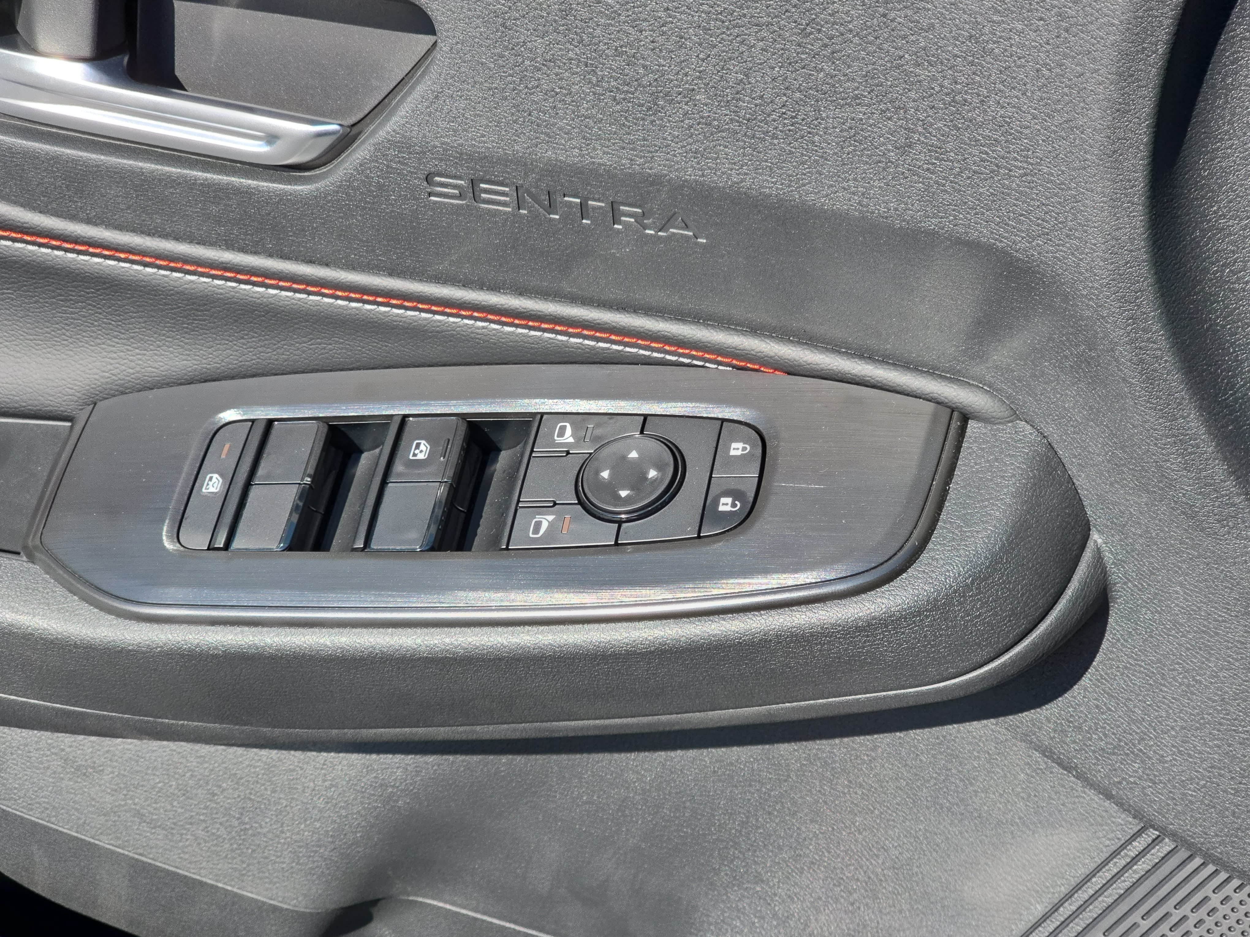 New 2027 Nissan Sentra SR w/ Floor Mat Package FWD image 27