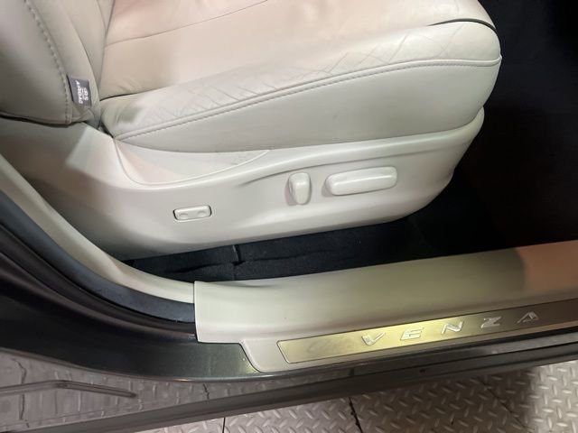 Used 2012 Toyota Venza XLE image 60