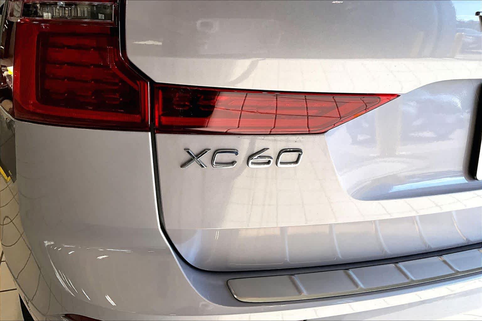 New 2026 Volvo XC60 B5 Plus w/ Protection Package Premier AWD/4WD image 6