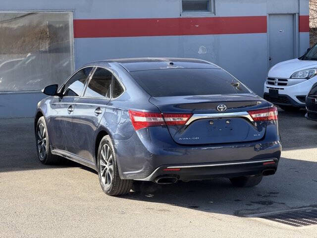 Used 2018 Toyota Avalon XLE w/ Carpet Mat Package FWD image 7