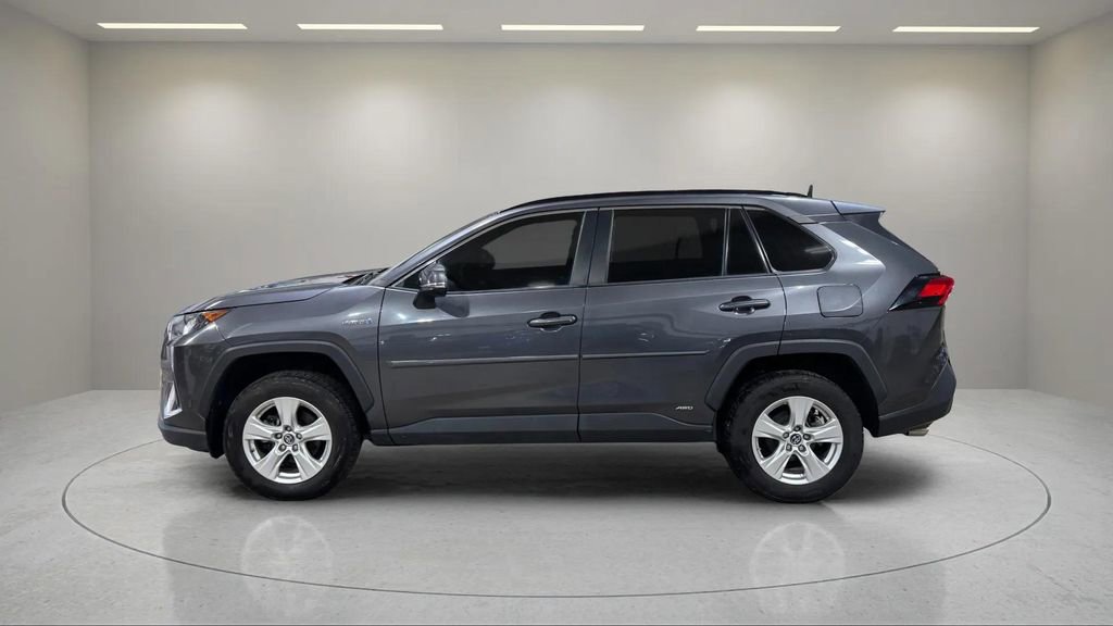 Used 2019 Toyota RAV4 LE image 13