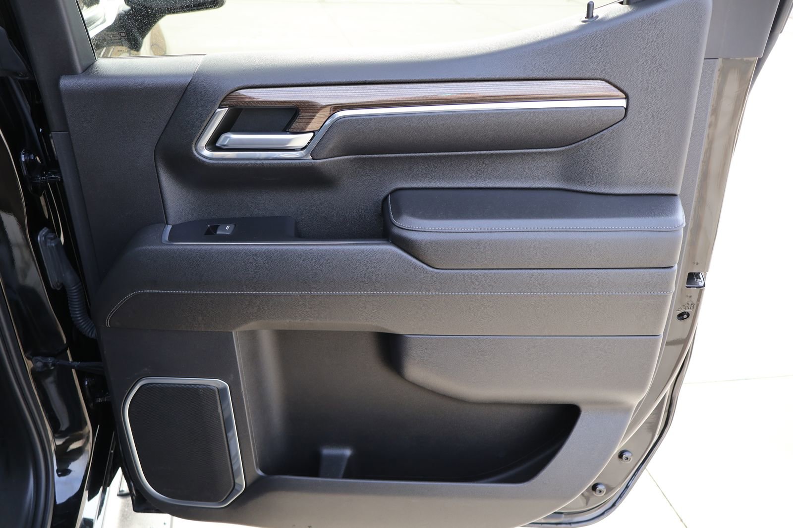 Used 2022 Chevrolet Silverado 1500 RST w/ Protection Package image 17