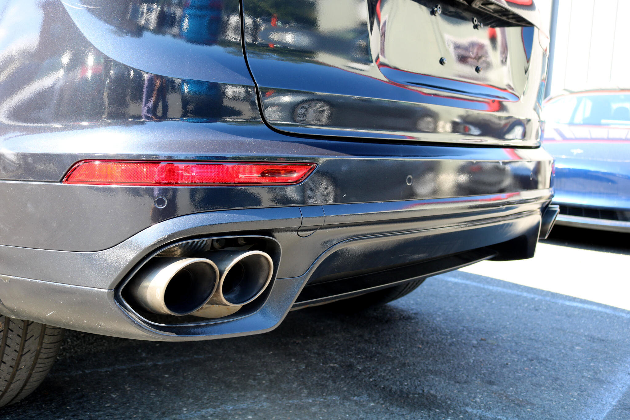 Used 2015 Porsche Cayenne S w/ Premium Package image 12