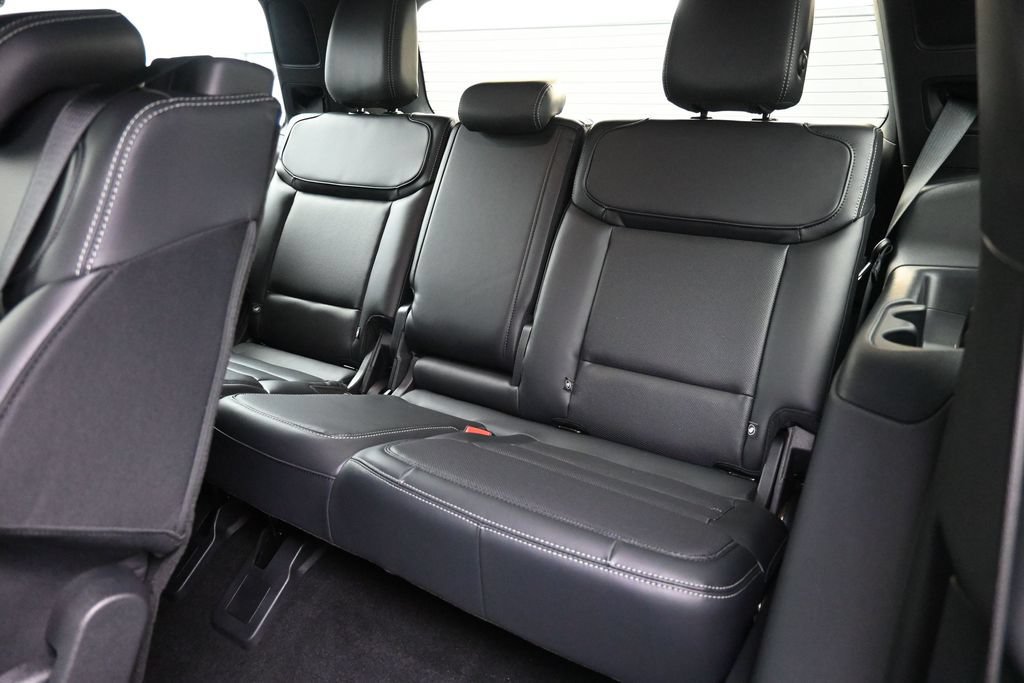 New 2027 Ford Expedition Platinum w/ Stealth Appearance Package RWD image 9