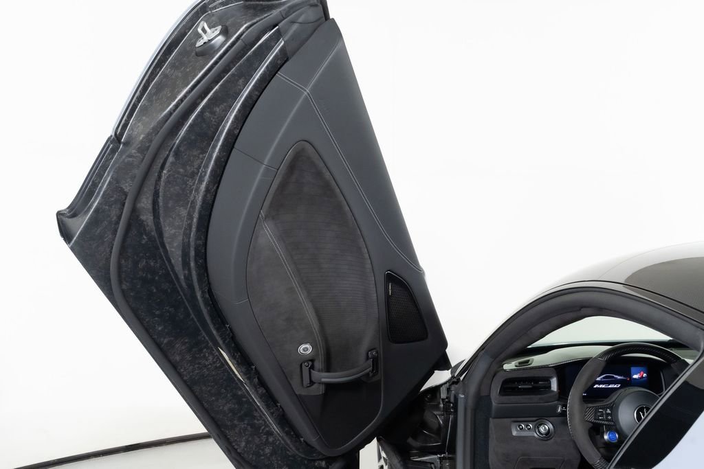 Used 2023 Maserati MC20 Coupe RWD image 22