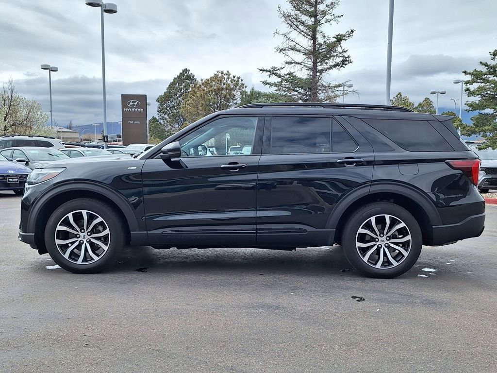 Used 2025 Ford Explorer ST-Line image 6