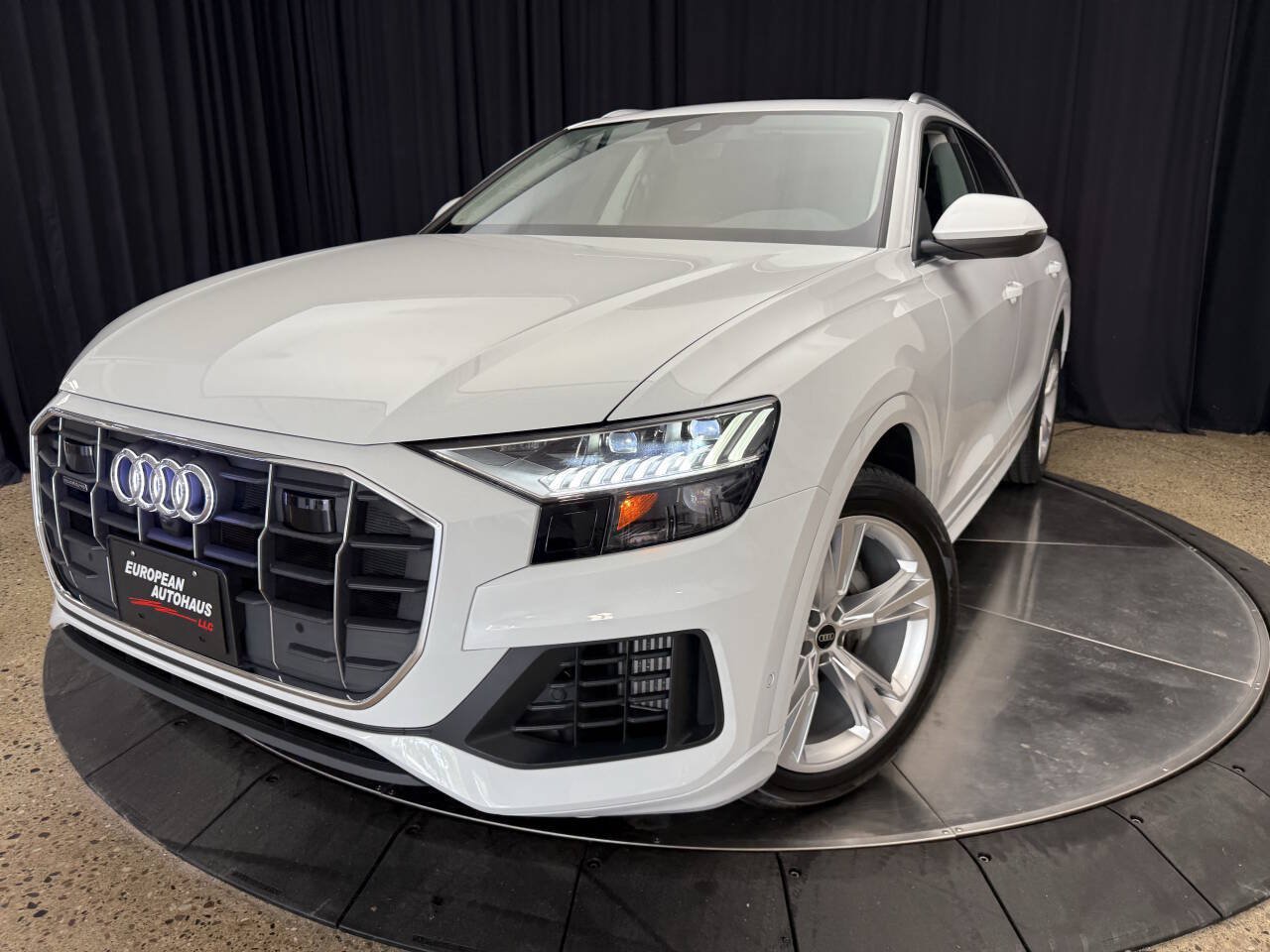 Used 2023 Audi Q8 Premium w/ Convenience Package AWD/4WD image 3